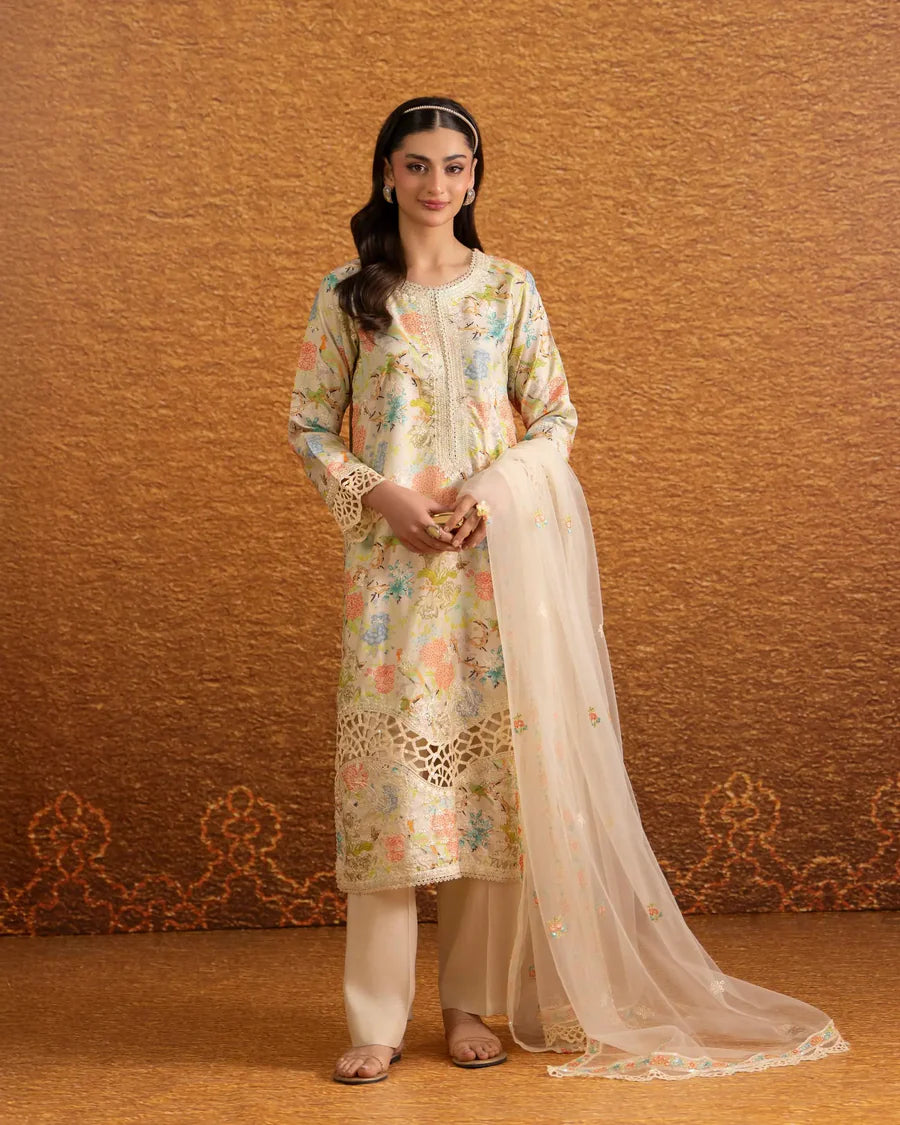 ✨ Luxury Off White Embroidered Tussar Silk Outfit In 3 Pieces ✨