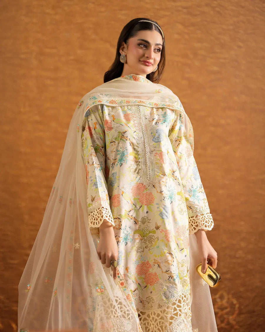 ✨ Luxury Off White Embroidered Tussar Silk Outfit In 3 Pieces ✨