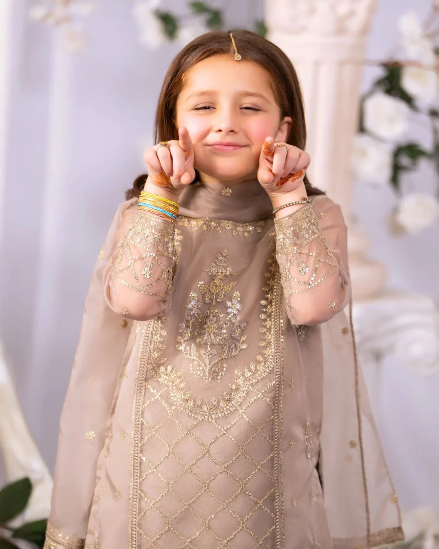 Grace your little princess in timeless elegance! ✨