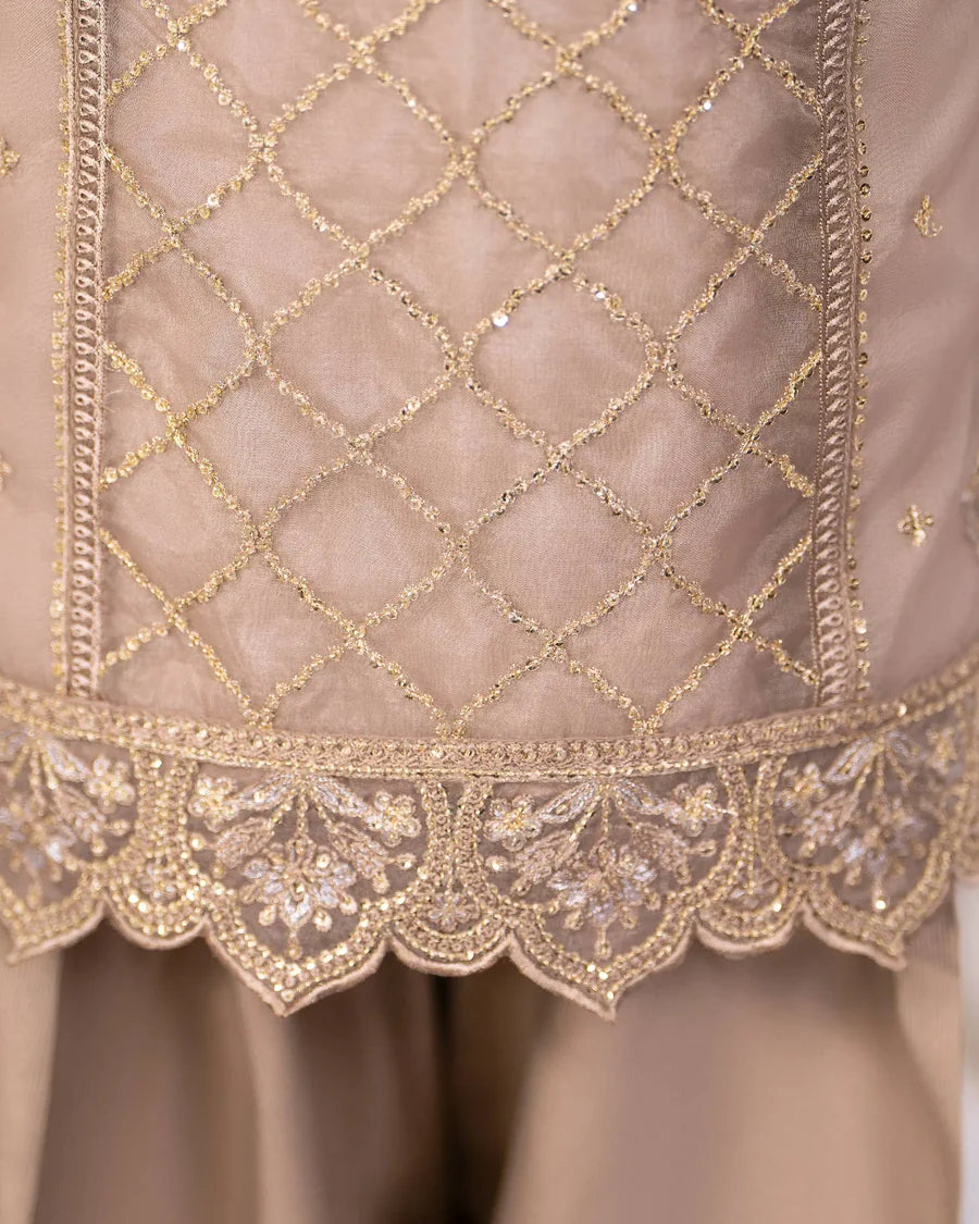 Grace your little princess in timeless elegance! ✨