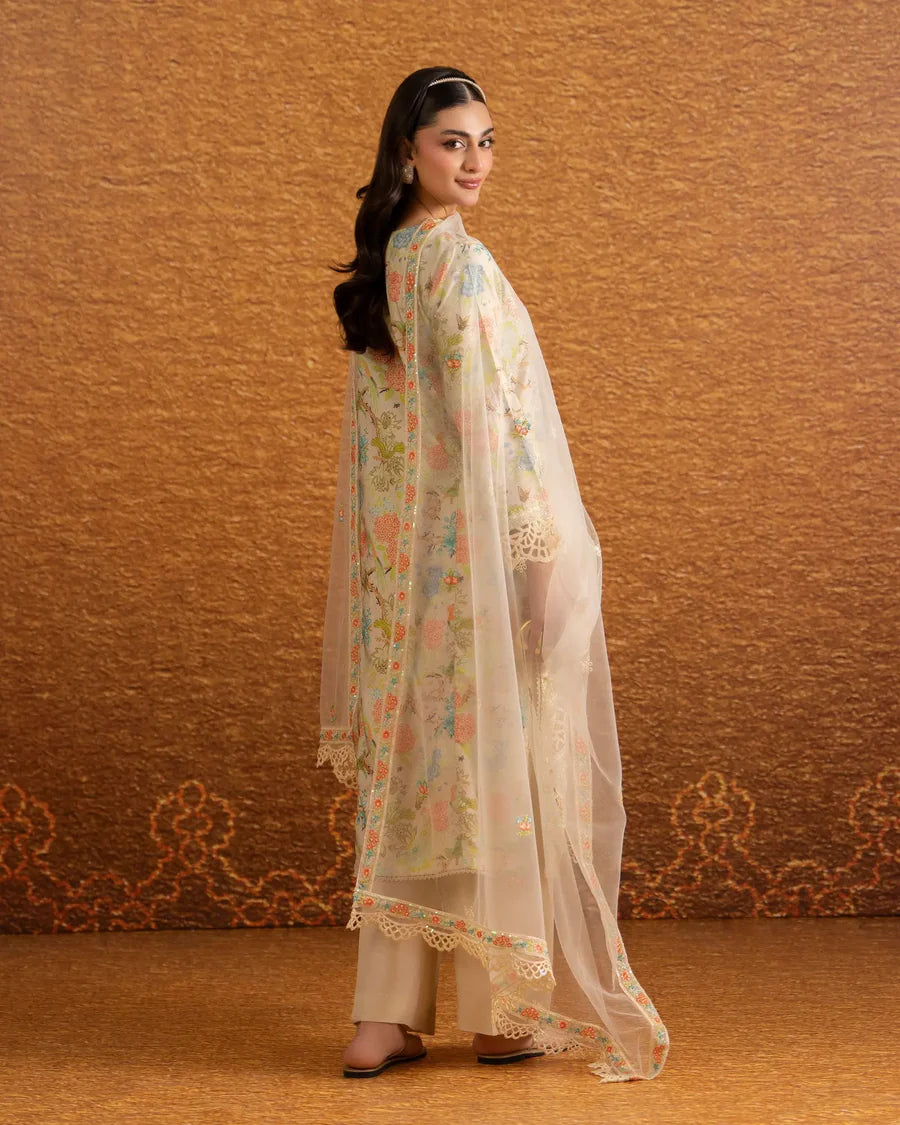 ✨ Luxury Off White Embroidered Tussar Silk Outfit In 3 Pieces ✨