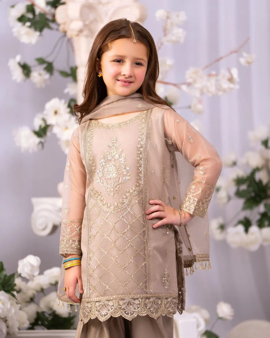 Grace your little princess in timeless elegance! ✨