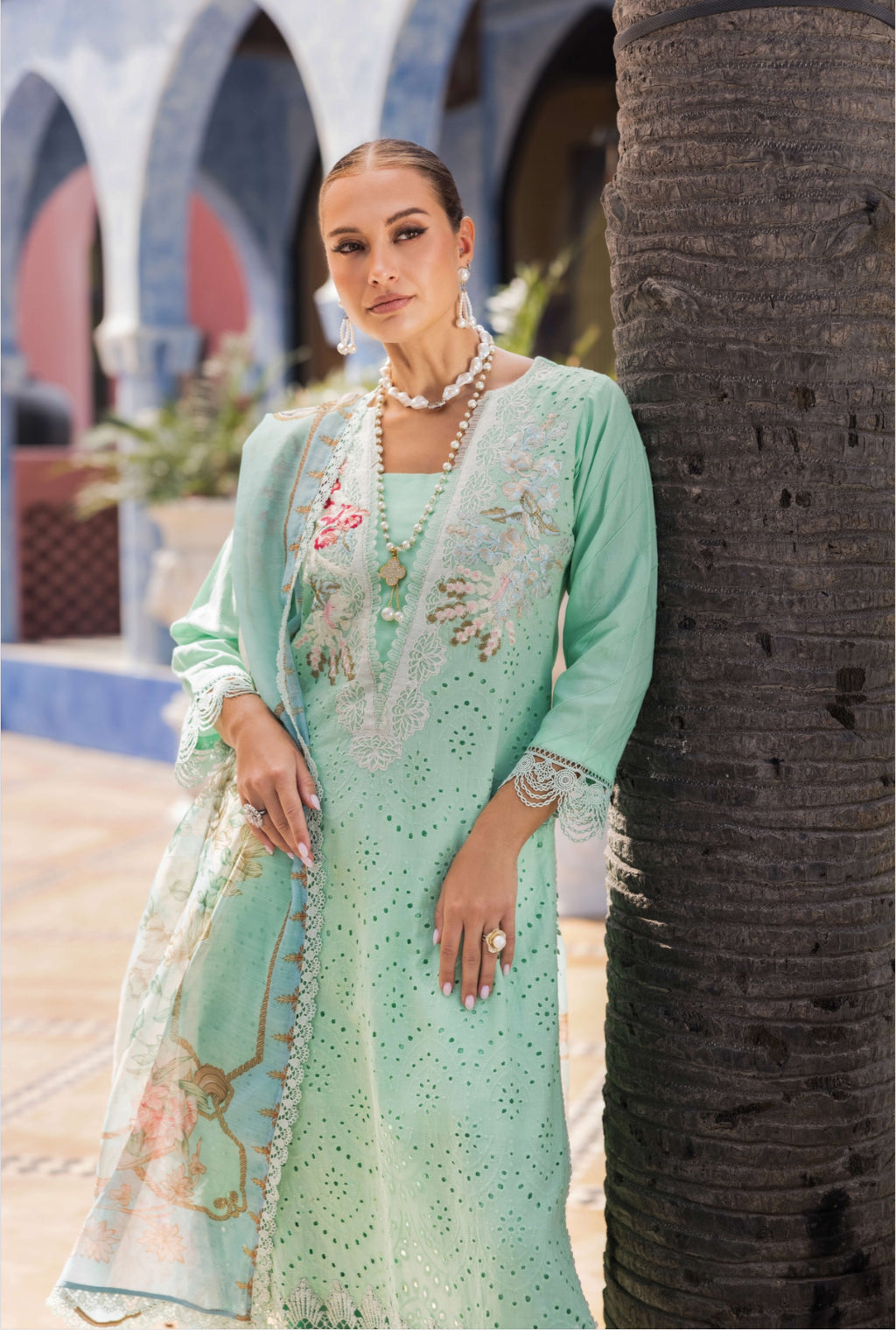✨ Elegant Mint Green Embroidered Lawn 3-Piece Suit ✨