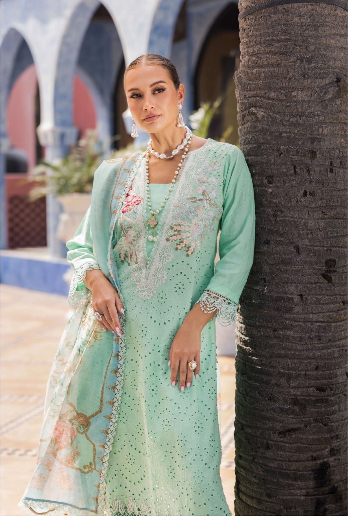 ✨ Elegant Mint Green Embroidered Lawn 3-Piece Suit ✨