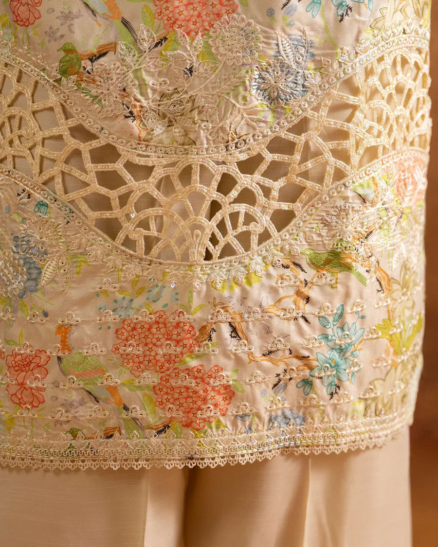 ✨ Luxury Off White Embroidered Tussar Silk Outfit In 3 Pieces ✨